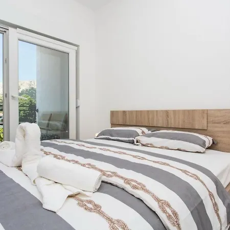 Nettes In Mit Eigenem Balkon Baška