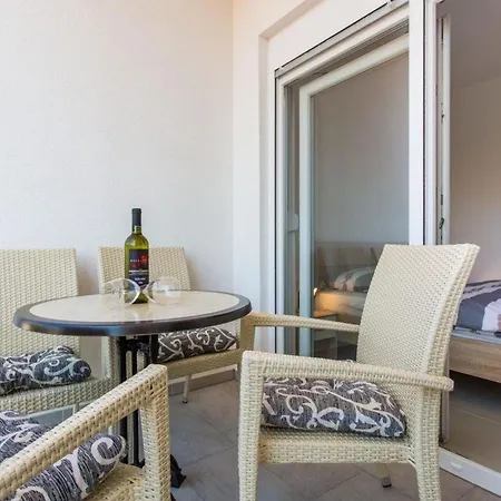 Апартаменты Nettes In Mit Eigenem Balkon *