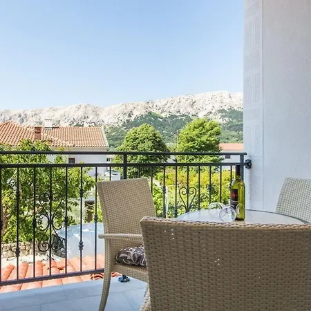 Nettes In Mit Eigenem Balkon Appartamento Baška