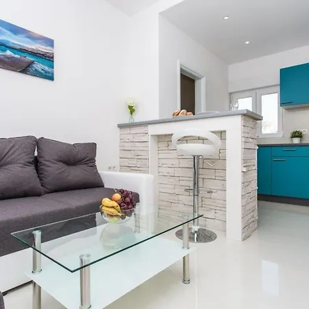 Nettes In Mit Eigenem Balkon